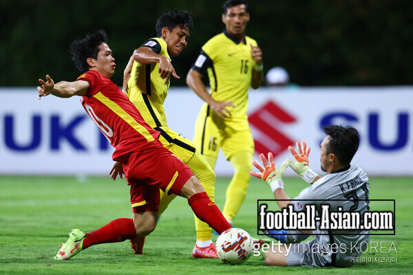 Pasukan bola sepak kebangsaan vietnam lwn pasukan bola sepak kebangsaan china