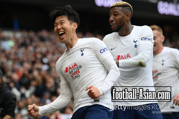 Son Heung-Min of Tottenham Hotspur celebrates after scoring the third goal during the Premier League match between Tottenham Hotspur and Leicester City at Tottenham Hotspur Stadium on May 01, 2022 in London, England. (Photo by Mike Hewitt/Getty Images)