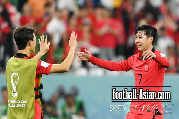 Heungmin Son of Korea Republic celebrates after the 2-1 win during the FIFA World Cup Qatar 2022 Group H match between Korea Republic and Portugal at Education City Stadium on December 02, 2022 in Al Rayyan, Qatar. (Photo by Claudio Villa/Getty Images)