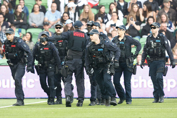 Melbourne Derby Abandoned After Fan Injures Player