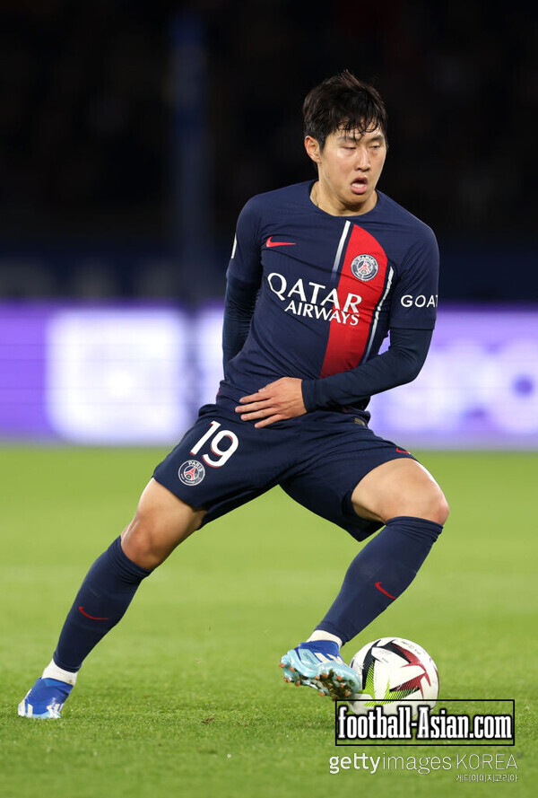 Lee Kang-In of PSG during the Ligue 1 Uber Eats match between Paris Saint-Germain and Montpellier HSC at Parc des Princes on November 03, 2023 in Paris, France. (Photo by Alex Pantling/Getty Images)