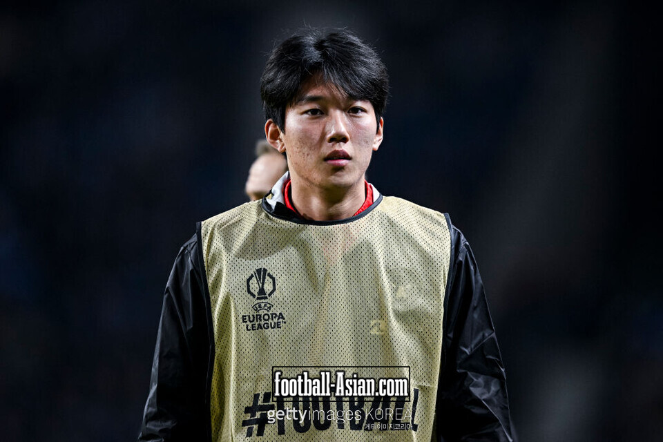PORTO, PORTUGAL - DECEMBER 12: Lee Han-beom of Midtjylland in action during the warmup prior to UEFA Europa League 2024/25 League Phase MD6 match between FC Porto and FC Midtjylland at Estadio do Dragao on December 12, 2024 in Porto, Portugal. (Photo by Octavio Passos/Getty Images)