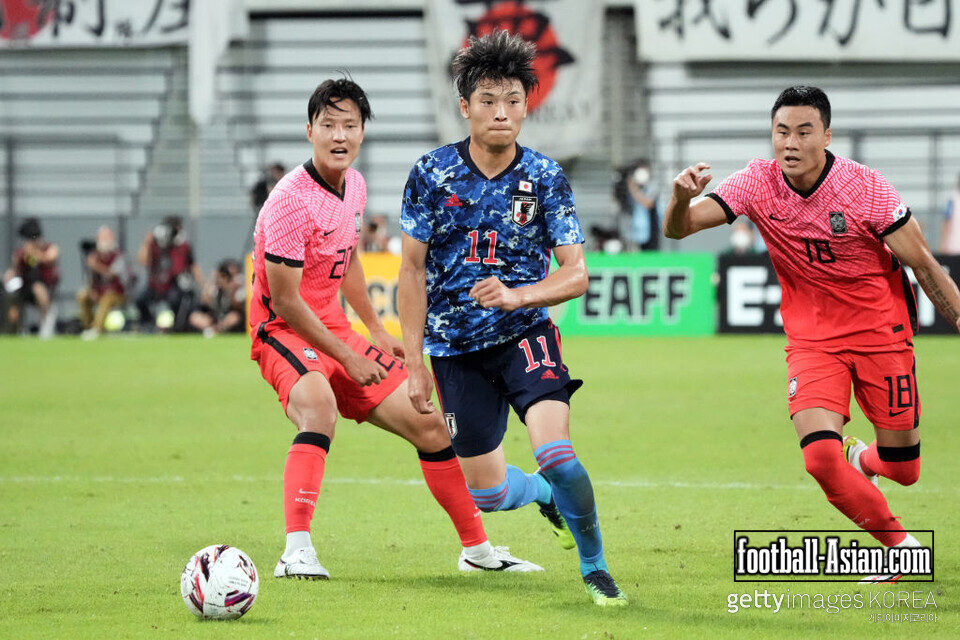 Japan v South Korea - EAFF E-1 Football ChampionshipTOYOTA, JAPAN - JULY 27: Shuto Machino of Japan in action during the EAFF E-1 Football Championship match between Japan and South Korea at Toyota Stadium on July 27, 2022 in Toyota, Aichi, Japan. (Photo by Koji Watanabe/Getty Images)