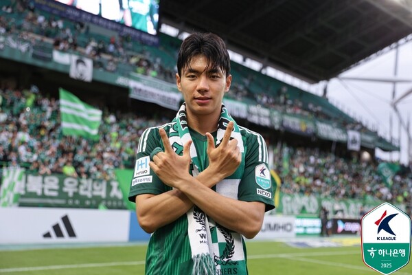 Jeon Jin-woo: A Striker's Journey to the Taeguk Warriors < Asia < NEWS <  기사본문 - Football Asian