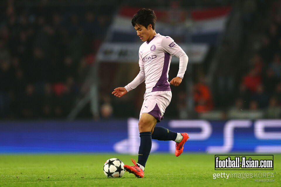 EINDHOVEN, NETHERLANDS - NOVEMBER 05: Kim Min-Su of Girona FC in action during the UEFA Champions League 2024/25 League Phase MD4 match between PSV Eindhoven and Girona FC at PSV Stadion on November 05, 2024 in Eindhoven, Netherlands. (Photo by Dean Mouhtaropoulos/Getty Images)