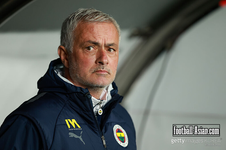 ISTANBUL, TURKEY - APRIL 2: Head coach Jose Mourinho of Fenerbahce looks on during the Turkish Super League match between Fenerbahce and Galatasaray at Ulker Sukru Saracoglu Stadium on April 2, 2025 in Istanbul, Turkey. (Photo by Ahmad Mora/Getty Images)