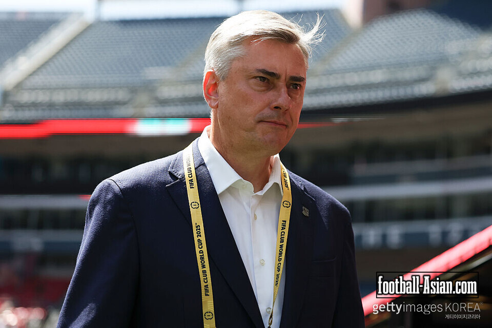 SEATTLE, WASHINGTON - JUNE 17: Maciej Skorza, Head Coach of Urawa Red Diamonds, looks on during the FIFA Club World Cup 2025 group E match between CA River Plate and Urawa Red Diamonds at Lumen Field on June 17, 2025 in Seattle, Washington. (Photo by Buda Mendes/Getty Images)