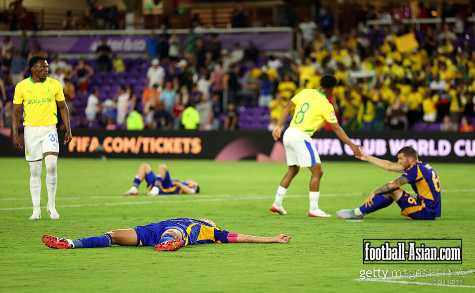 ORLANDO, FLORIDA - JUNE 17: Kim Younggwon #19 of Ulsan HD reacts following the FIFA Club World Cup 2025 group F match between Ulsan HD FC and Mamelodi Sundowns FC at Inter&Co Stadium on June 17, 2025 in Orlando, Florida. (Photo by Dan Mullan/Getty Images)