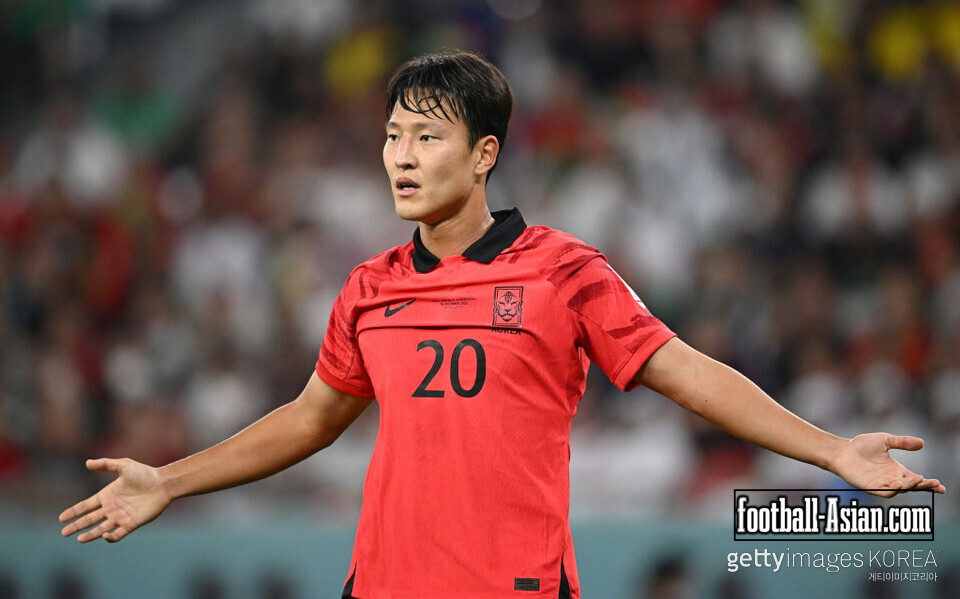 AL RAYYAN, QATAR - DECEMBER 02: Kwon Kyung-Won of Korea gestures during the FIFA World Cup Qatar 2022 Group H match between Korea Republic and Portugal at Education City Stadium on December 02, 2022 in Al Rayyan, Qatar. (Photo by Stuart Franklin/Getty Images)