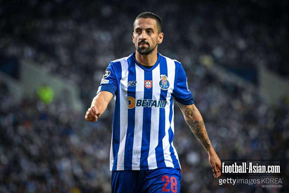PORTO, PORTUGAL - OCTOBER 04: Bruno Costa of FC Porto in action during the UEFA Champions League group B match between FC Porto and Bayer 04 Leverkusen at Estadio do Dragao on October 4, 2022 in Porto, Portugal. (Photo by Octavio Passos/Getty Images)