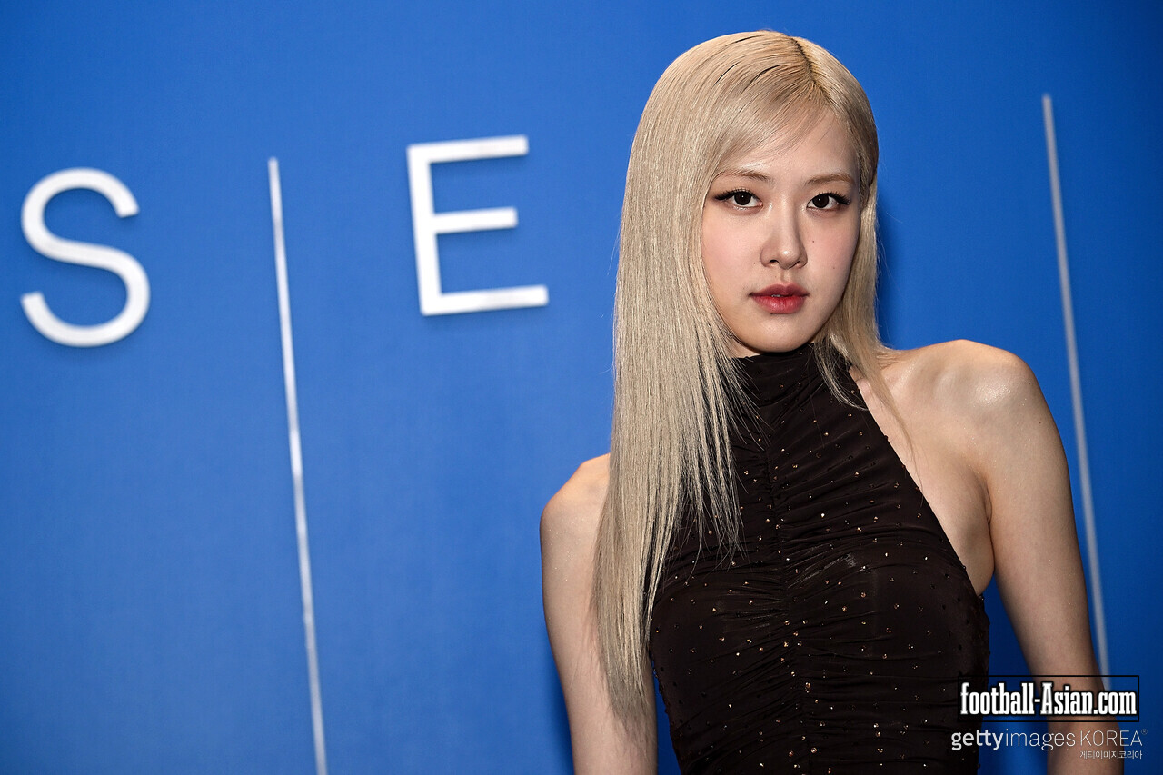 NEW YORK, NEW YORK - SEPTEMBER 07: Rosé from BLACKPINK attends the RIMOWA "Seit 1898" 125th Anniversary Exhibition at Chelsea Factory on September 07, 2023 in New York City. (Photo by Steven Ferdman/Getty Images)
