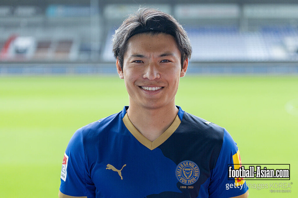 KIEL, GERMANY - JULY 16: Shuto Machino of Holstein Kiel poses during the team presentation on July 16, 2025 in Kiel, Germany. (Photo by Selim Sudheimer/Getty Images)