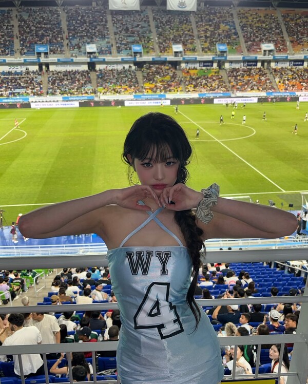 IVE's Jang Won-young Claps Back at Outfit Criticism with